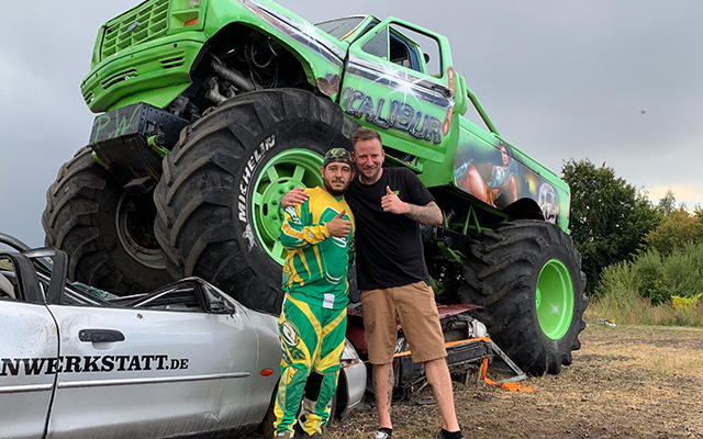 Monstertruck Show | Werbebeschriftung als Sponsor